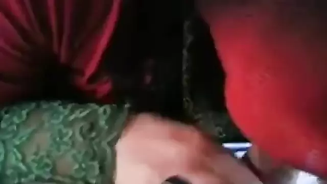 زن ترکیه ای آروم آروم کیر دوست شوهرشو می مکه.